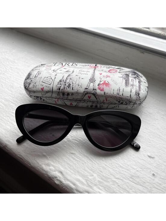 Luv Lou Women\'s Black and Grey Sunglass main image 4
